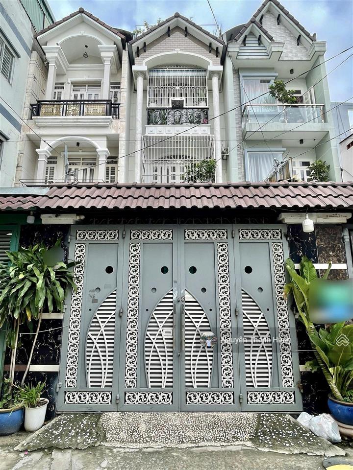 Bán nhà 3 tầng đúc hxh sát mặt tiền tth21 quận 12 giá rẻ 5,65 tỷ
diện tích 85m2 (4x21) cn65