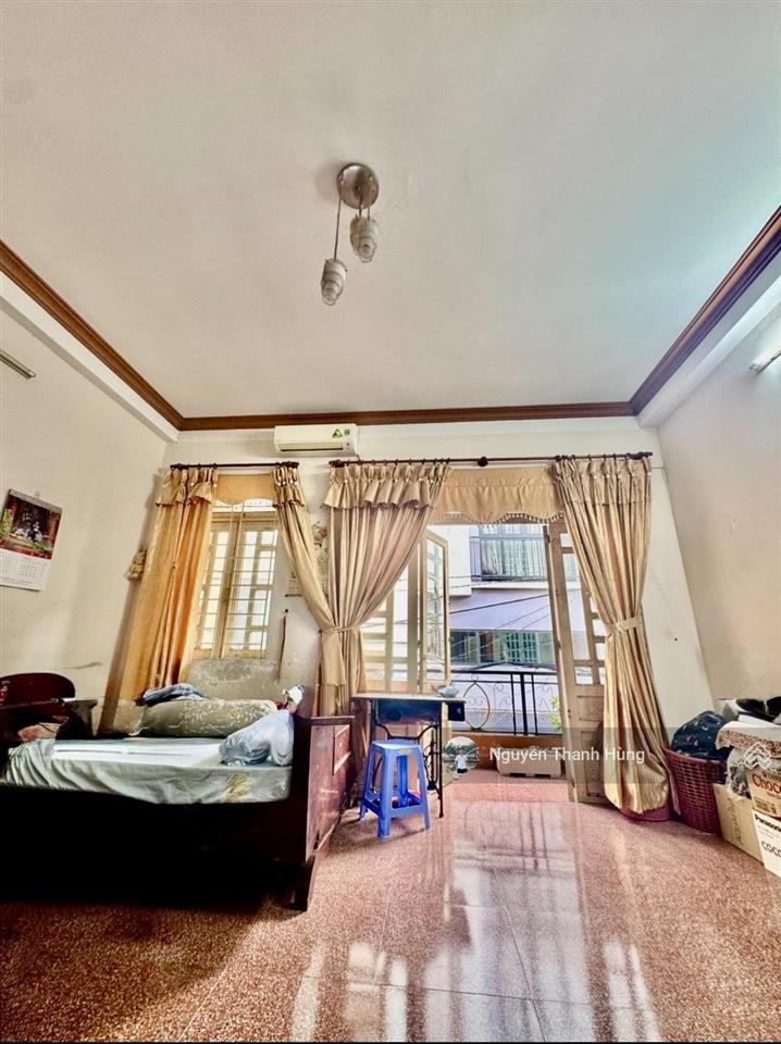 Bán nhà 3 tầng đúc hẻm xe hơi sát mặt tiền tch08 quận 12 giá rẻ 4,6 tỷ
diện tích 60m2 (5x12)