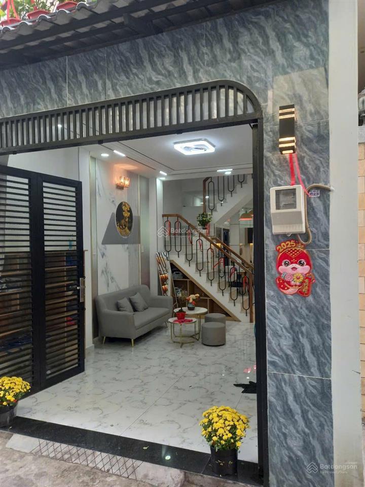 Cần bán nhà 2 tầng 4m*11m xây mới 5 tầng giáp quận 1, đinh tiên hoàng p.1 bình thạnh 8,5 tỷ còn bớt