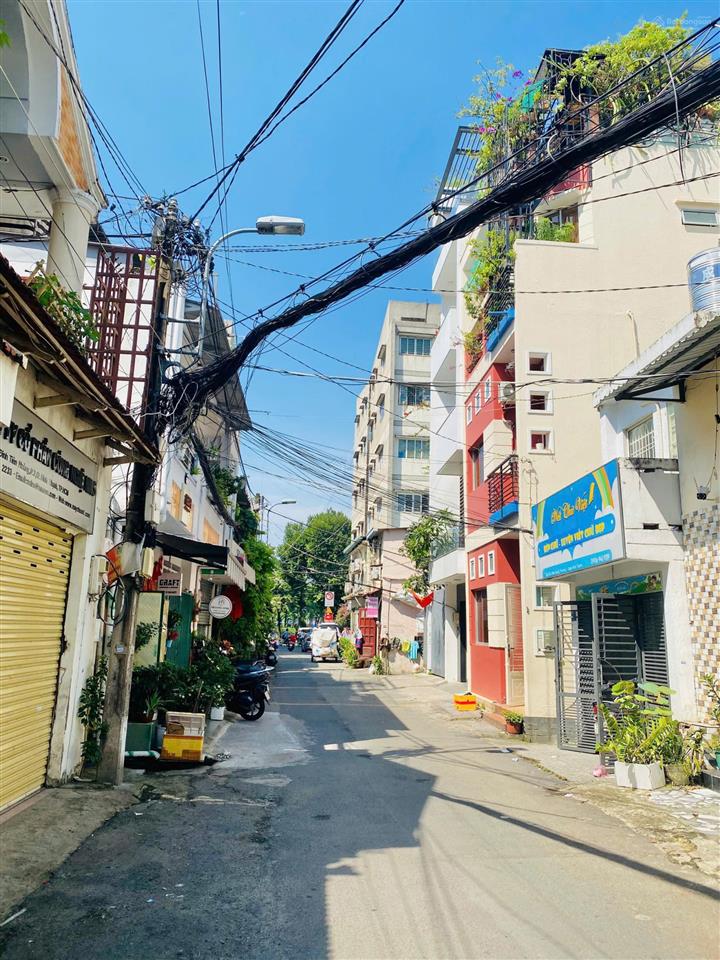 Cần bán nhà 2 tầng 4m*11m xây mới 5 tầng giáp quận 1, đinh tiên hoàng p.1 bình thạnh 8,5 tỷ còn bớt