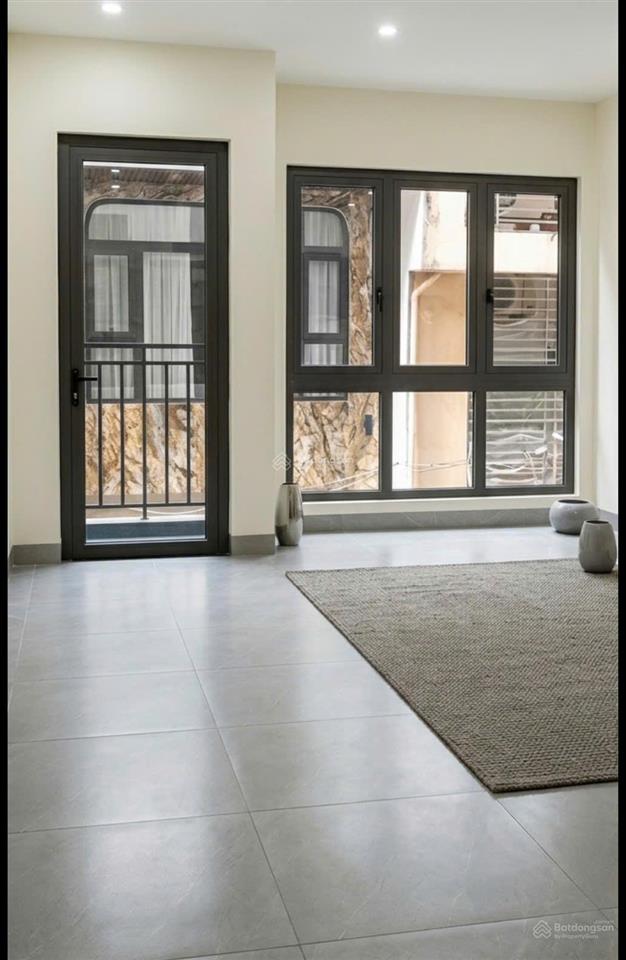 Cho thuê văn phòng 2 tầng  80m2  phố gia thụy, long biên