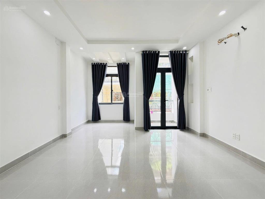 Cho thuê nhà 15tr hẻm xe tải thông 160 phan huy ích