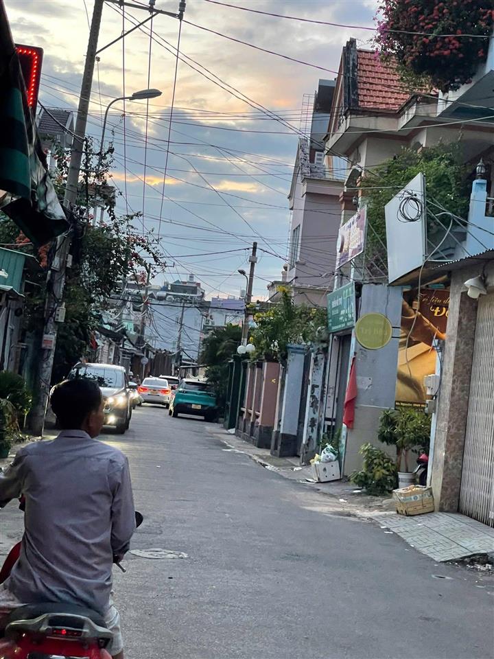 Cho thuê nhà 15tr hẻm xe tải thông 160 phan huy ích