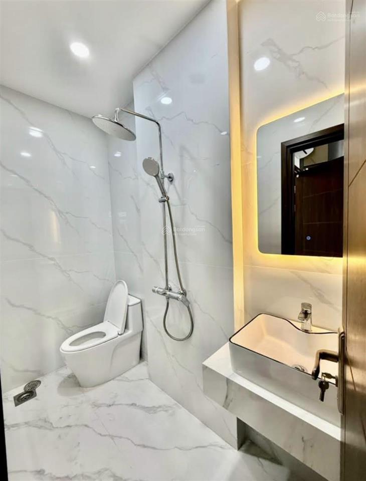 Cho thuê nhà 18tr 4pn full nội thất thống nhất