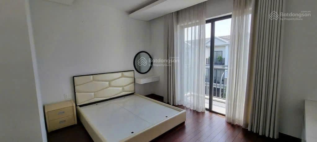 Định cư bán nhanh biệt thự nine south, nguyễn hữu thọ ,gía 24 tỷ ra nhanh 21,5 tỷ, 140m2,