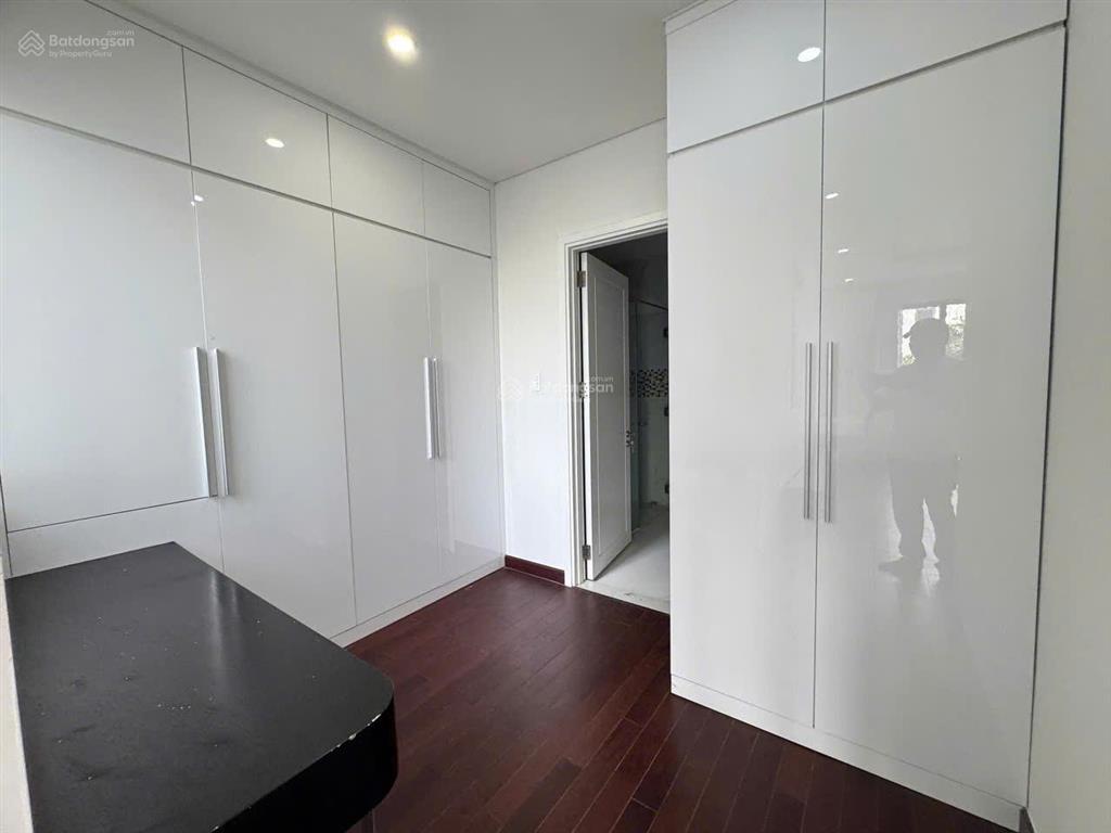 Định cư bán nhanh biệt thự nine south, nguyễn hữu thọ ,gía 24 tỷ ra nhanh 21,5 tỷ, 140m2,