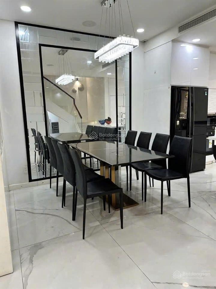 Định cư bán nhanh biệt thự nine south, nguyễn hữu thọ ,gía 24 tỷ ra nhanh 21,5 tỷ, 140m2,