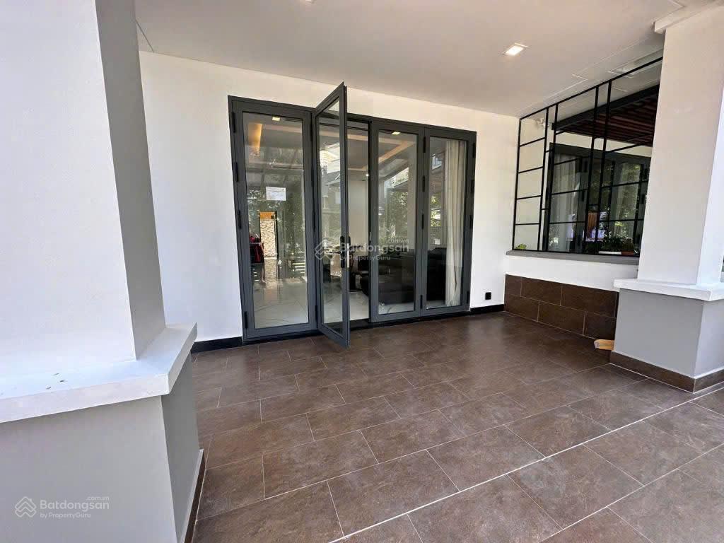 Định cư bán nhanh biệt thự nine south, nguyễn hữu thọ ,gía 24 tỷ ra nhanh 21,5 tỷ, 140m2,