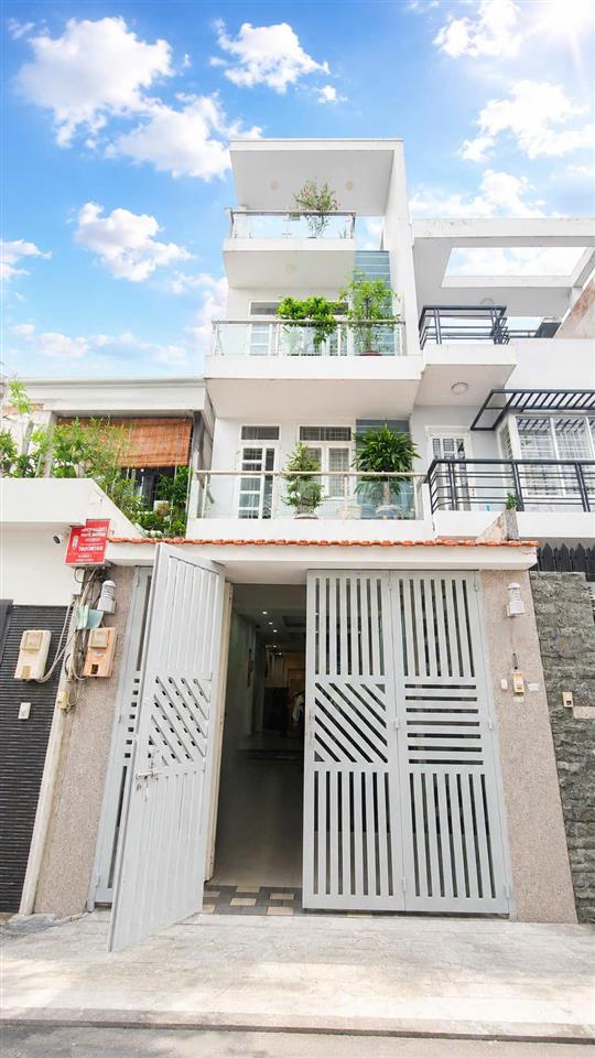 Bán nhà đường số, lý phục man, quận 7, sân để ô tô