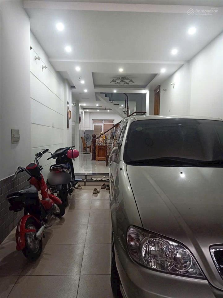 Bán nhà đường số, lý phục man, quận 7, sân để ô tô