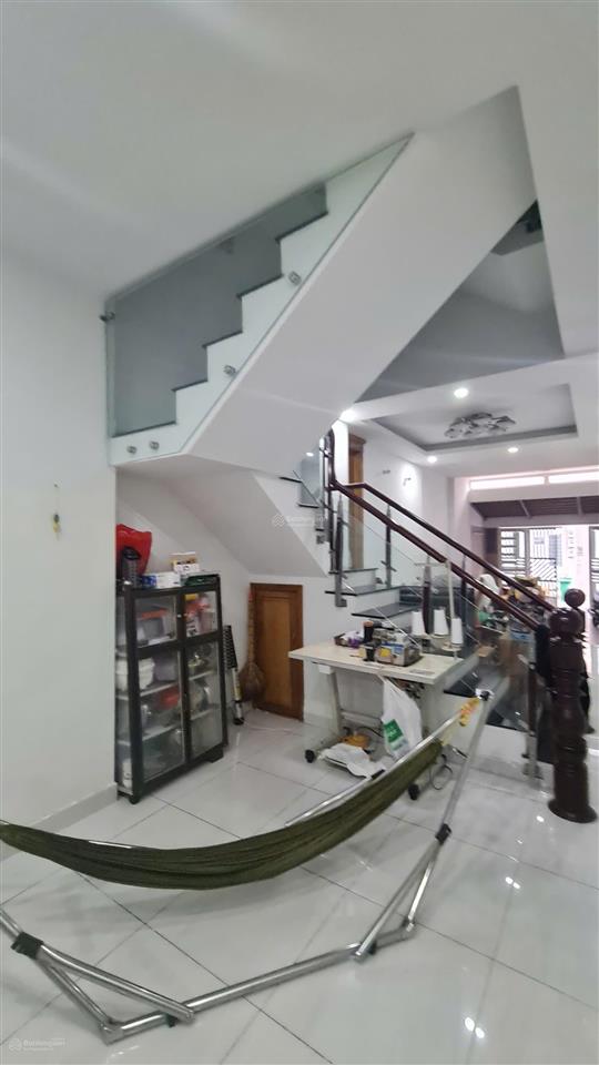 Bán nhà đường số, lý phục man, quận 7, sân để ô tô