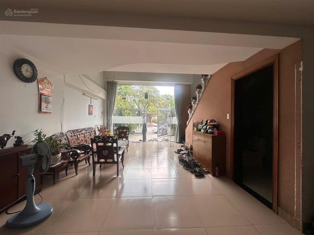Bán gấp nhà phố kdc phú mỹ vạn phát hưng  diện tích 6x21m (126m2)  giá 19 tỷ gần phú mỹ hưng