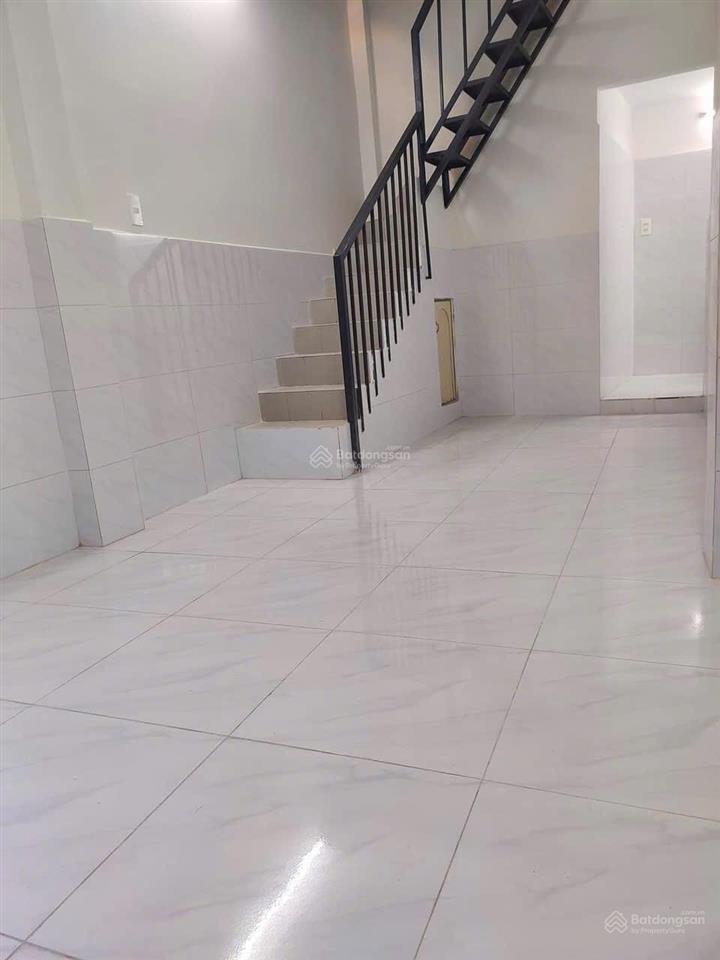 Cho thuê nhà nguyên căn hẻm 24 trần quang khải, 1 trệt 2 lầu 2pn, dtsd 63m2