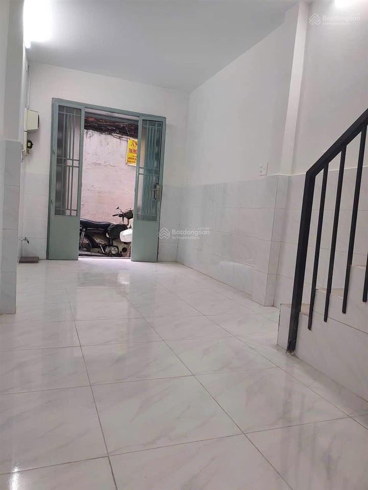 Cho thuê nhà nguyên căn hẻm 24 trần quang khải, 1 trệt 2 lầu 2pn, dtsd 63m2