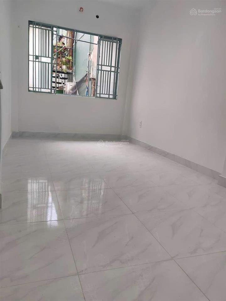 Cho thuê nhà nguyên căn hẻm 24 trần quang khải, 1 trệt 2 lầu 2pn, dtsd 63m2