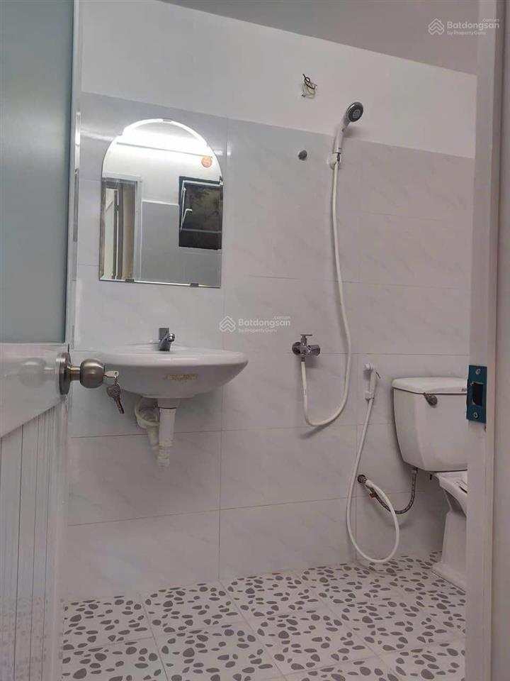 Cho thuê nhà nguyên căn hẻm 24 trần quang khải, 1 trệt 2 lầu 2pn, dtsd 63m2