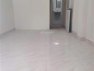 Cho thuê nhà nguyên căn hẻm 24 trần quang khải, 1 trệt 2 lầu 2pn, dtsd 63m2