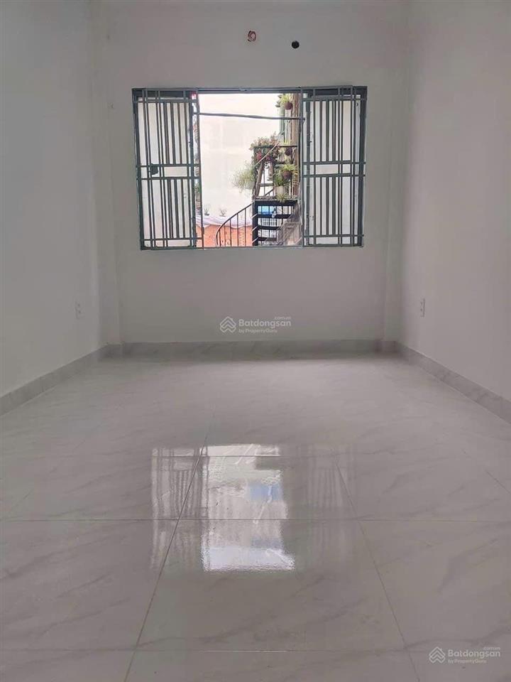 Cho thuê nhà nguyên căn hẻm 24 trần quang khải, 1 trệt 2 lầu 2pn, dtsd 63m2