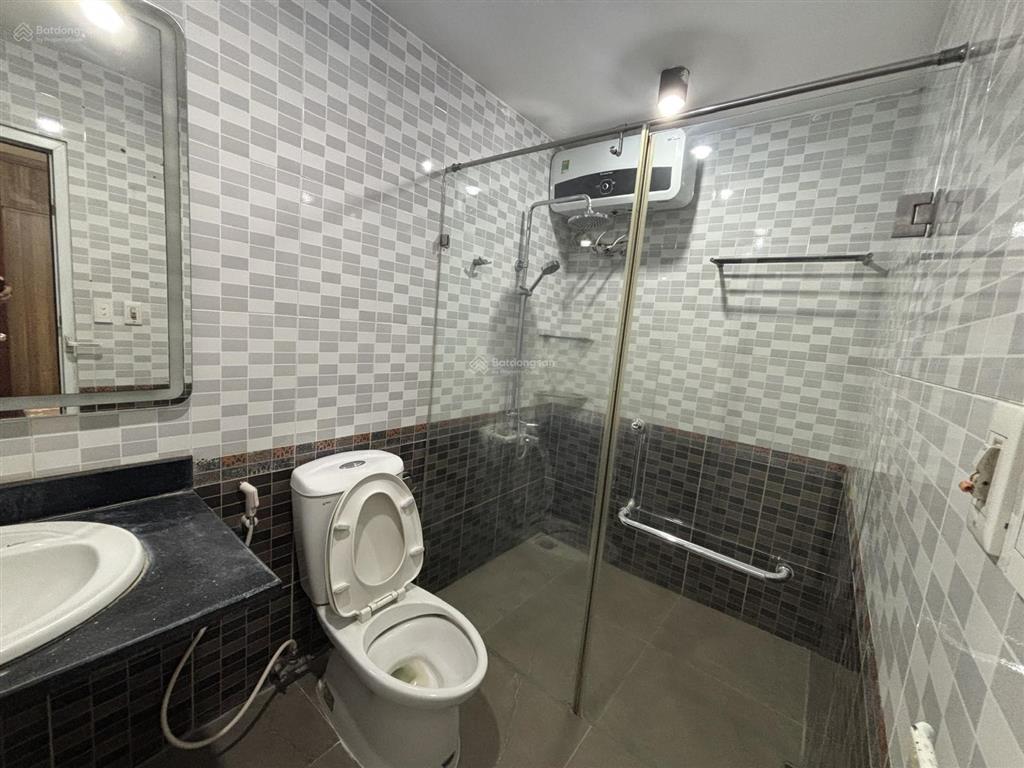 Chính chủ cho thuê nhà ở nguyên căn tập thể tầng 1  ngõ 45 đường chùa bộc hà nội