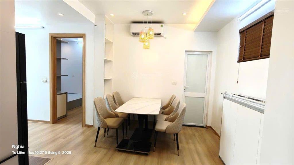 Chính chủ bán căn chung cư 74m + 2 ngủ + 2 wc  q. cầu giấy  giá trên 6 tỷ nội thất mới 100%.