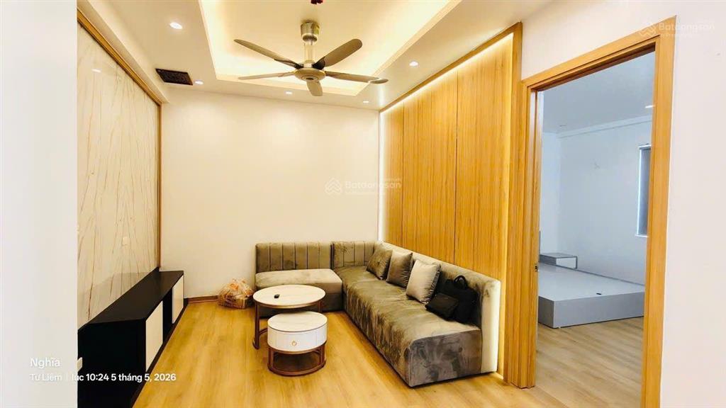 Chính chủ bán căn chung cư 74m + 2 ngủ + 2 wc  q. cầu giấy  giá trên 6 tỷ nội thất mới 100%.