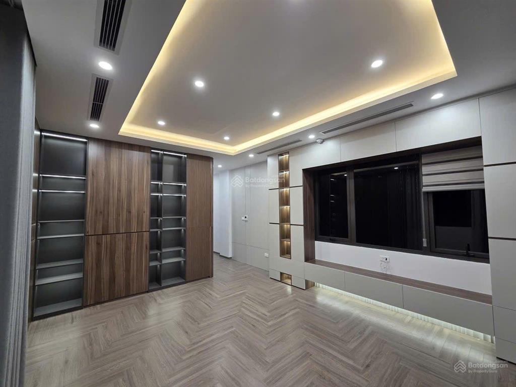 Chính chủ bán gấp căn hộ chung cư mới tại cầu giấy  75m + 2 ngủ + 2wc giá trên 5 tỷ