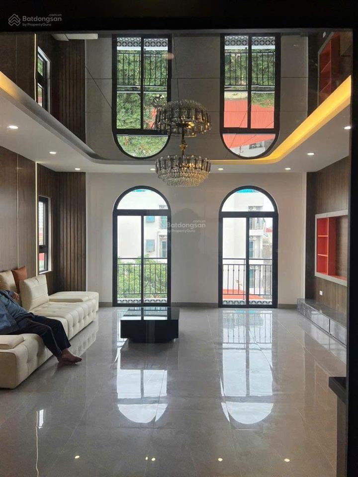 Bán gấp căn nhà tại phố cổ nhuế  7 tầng thang máy, gara ô tô, full nội thất, giá bán thương lượng.