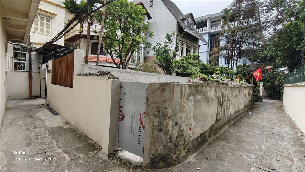 Bán thửa đất phân lô siêu đẹp, lô góc ba mặt thoáng, ô tô đỗ cửa, phố đội cấn  ba đình
