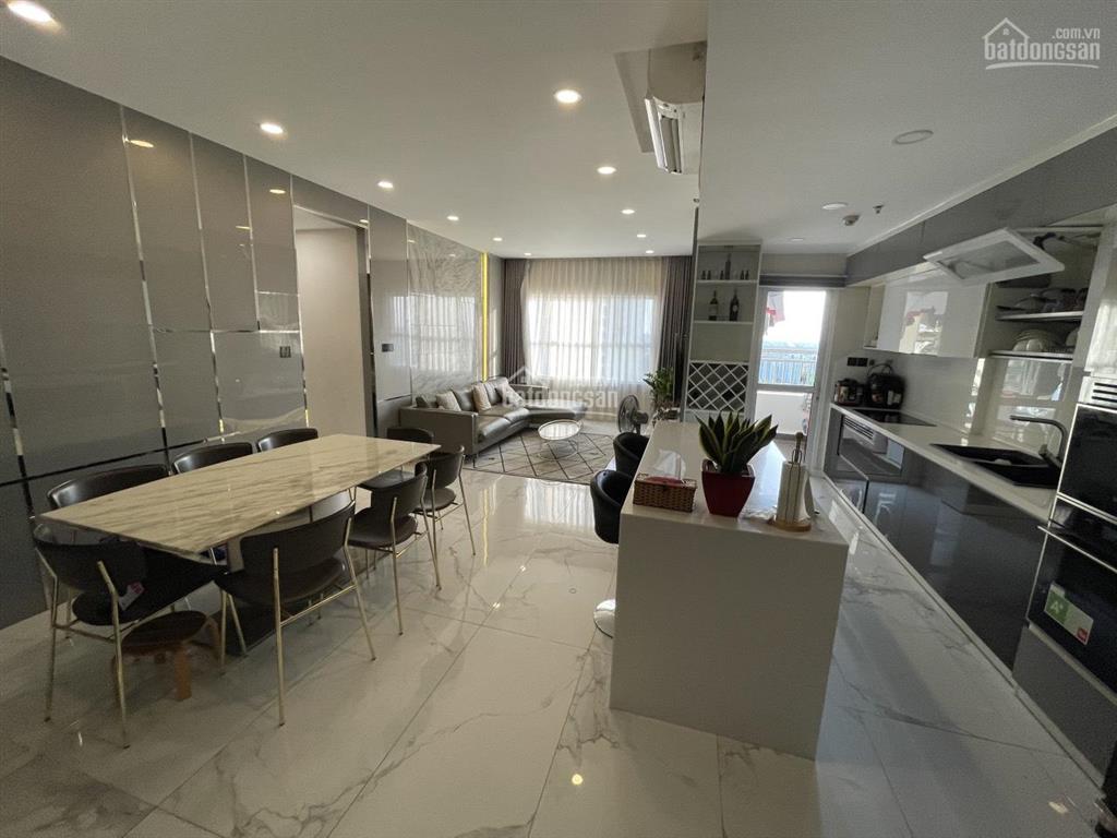 Bán sunrise city 2pn 99m² 8,15 tỷ  nhà đẹp, căn góc 2 view.  0934 968 ***