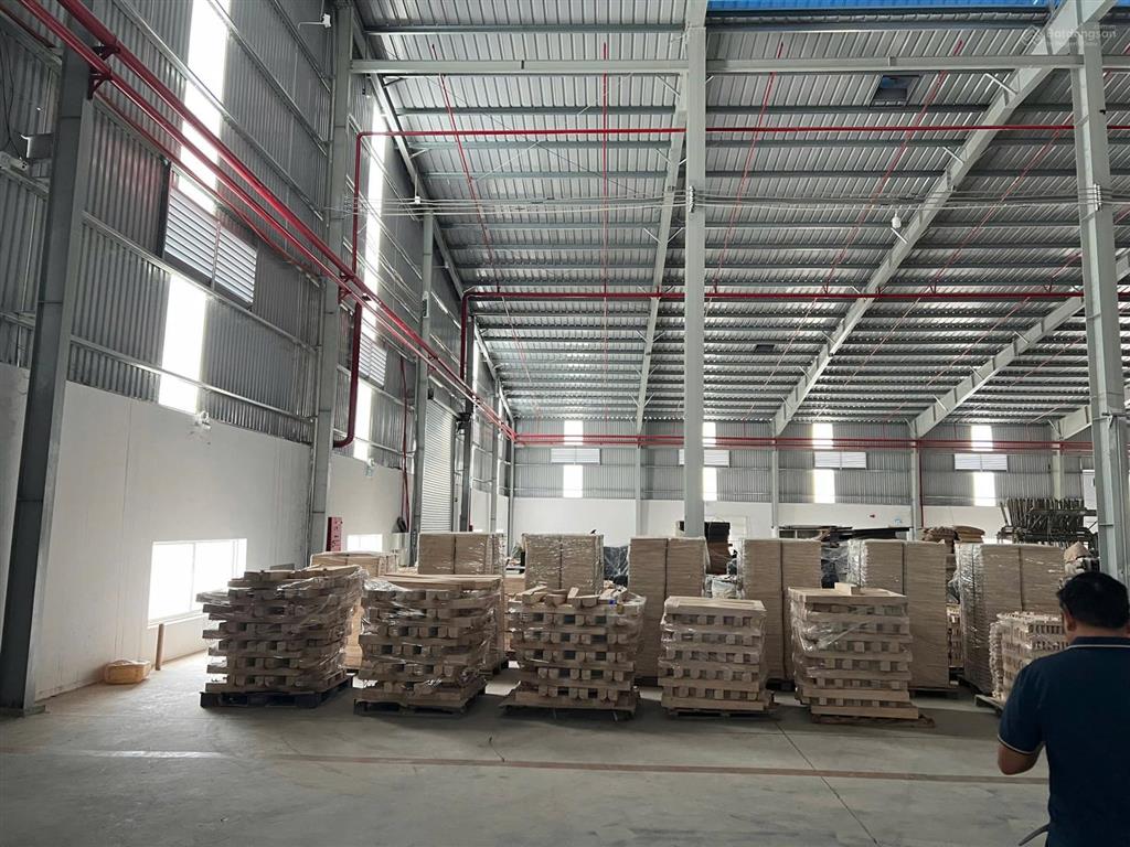 Cho thuê 8000m2 khuôn viên kho xưởng  bắc tân uyên  bình dương