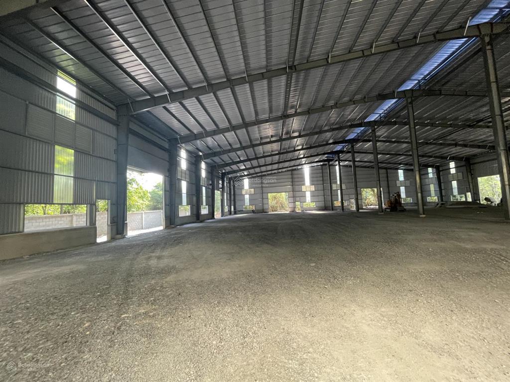 Cho thuê khuôn viên 9860m2 nhà xưởng tân uyên  bình dương