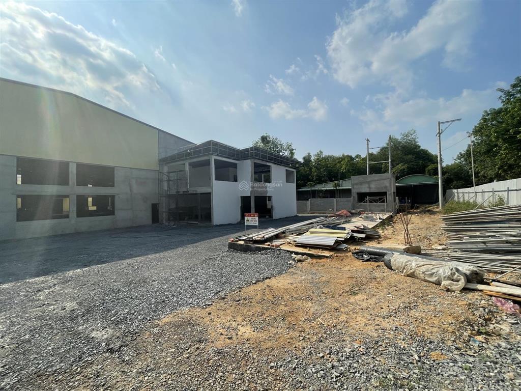 Cho thuê khuôn viên 9860m2 nhà xưởng tân uyên  bình dương