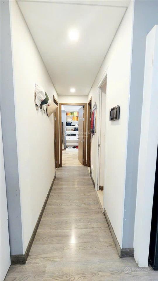 Siêu rẻ cần tiền bán nhanh cc saigon airpot 96m,2pn,2wc full nt giá 6,3tỷ cực rẻ. mua đầu tư lời
