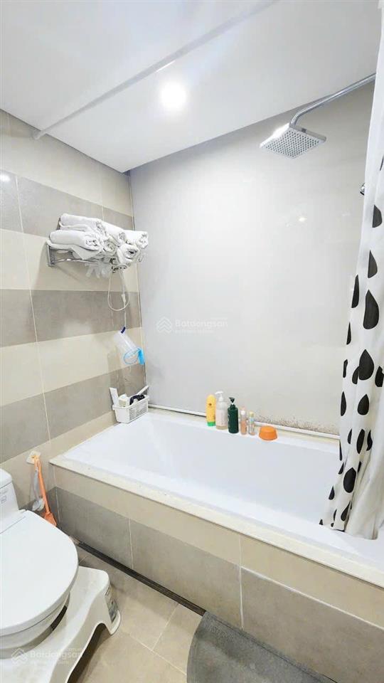 Siêu rẻ cần tiền bán nhanh cc saigon airpot 96m,2pn,2wc full nt giá 6,3tỷ cực rẻ. mua đầu tư lời