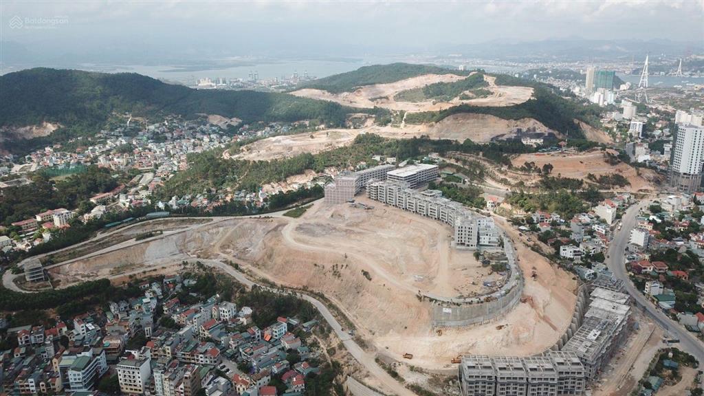 Gồng không nổi cần đi gấp đồi 368  bãi cháy, view vịnh hạ long