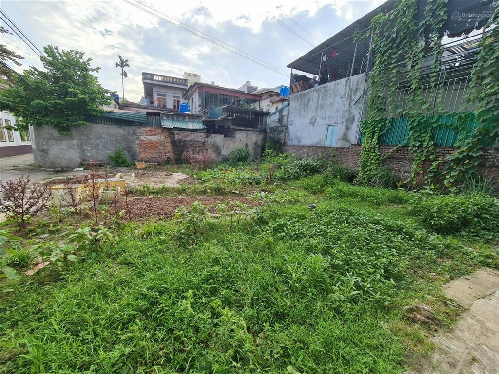 Đất 2 mặt ngõ đường phạm hưng văn ngõ rộng gần 7m ô tô diện tích sủ dụng thực tế lưu không thêm 40m