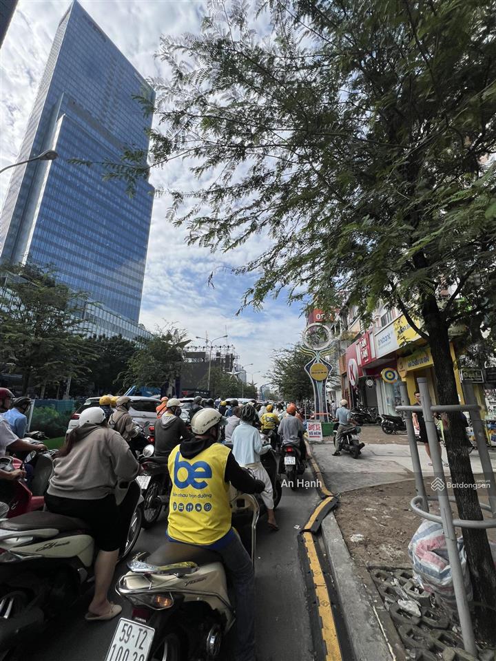 Bán gấp! mặt tiền 66a lê lợi, p. bến nghé, quận 1. dt 4.2 x 22, hđ thuê 370tr/tháng  giá 105 tỷ