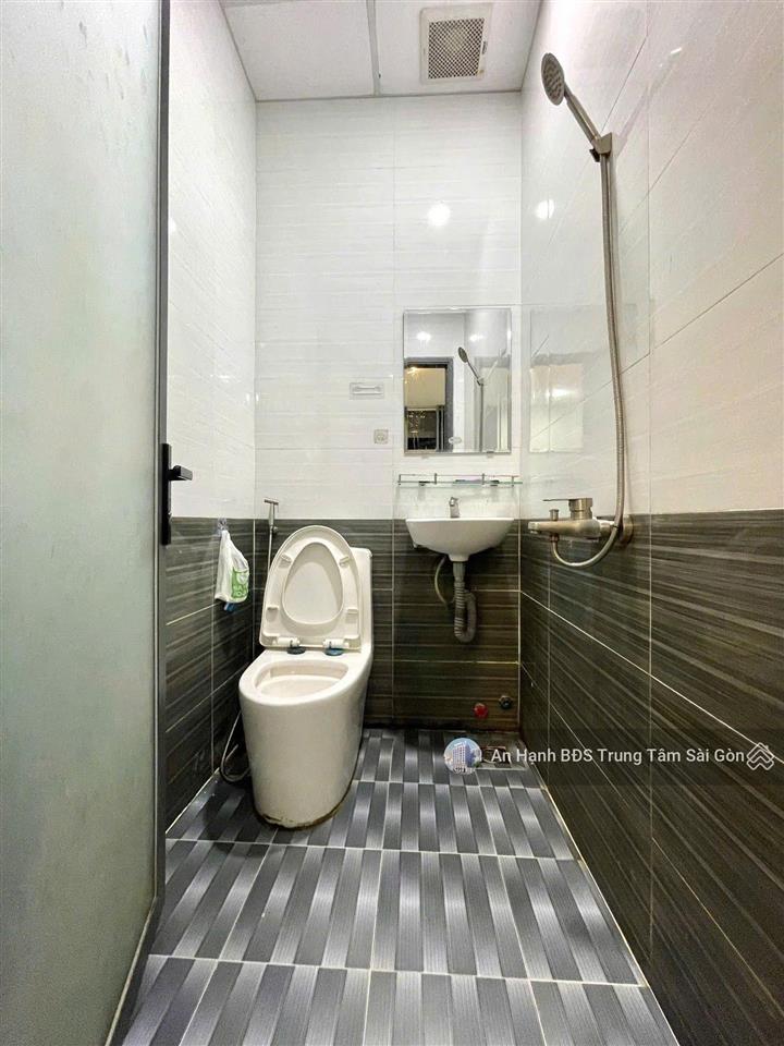 Bán nhà góc 2 mặt tiền đường số 13 & đường số 4, q7. dt 10 x 20, hđ thuê 170 triệu  giá 46 tỷ