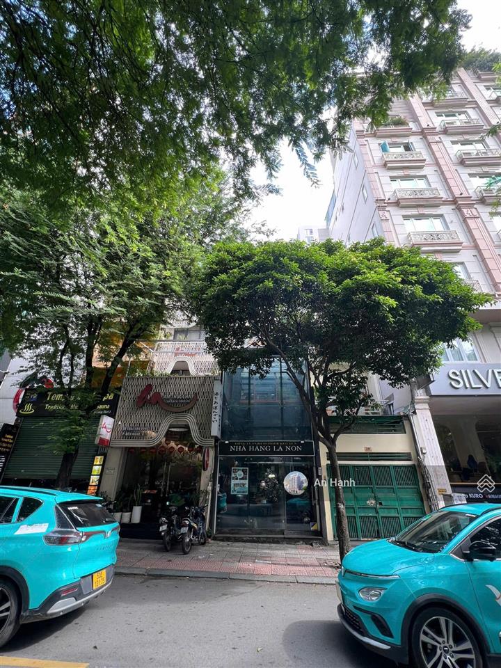 Tòa nhà mặt tiền thái văn lung, bến nghé, q1  dt 6 x 17 (95m2), kc 8 tầng, hđt 250 triệu chỉ 55 tỷ