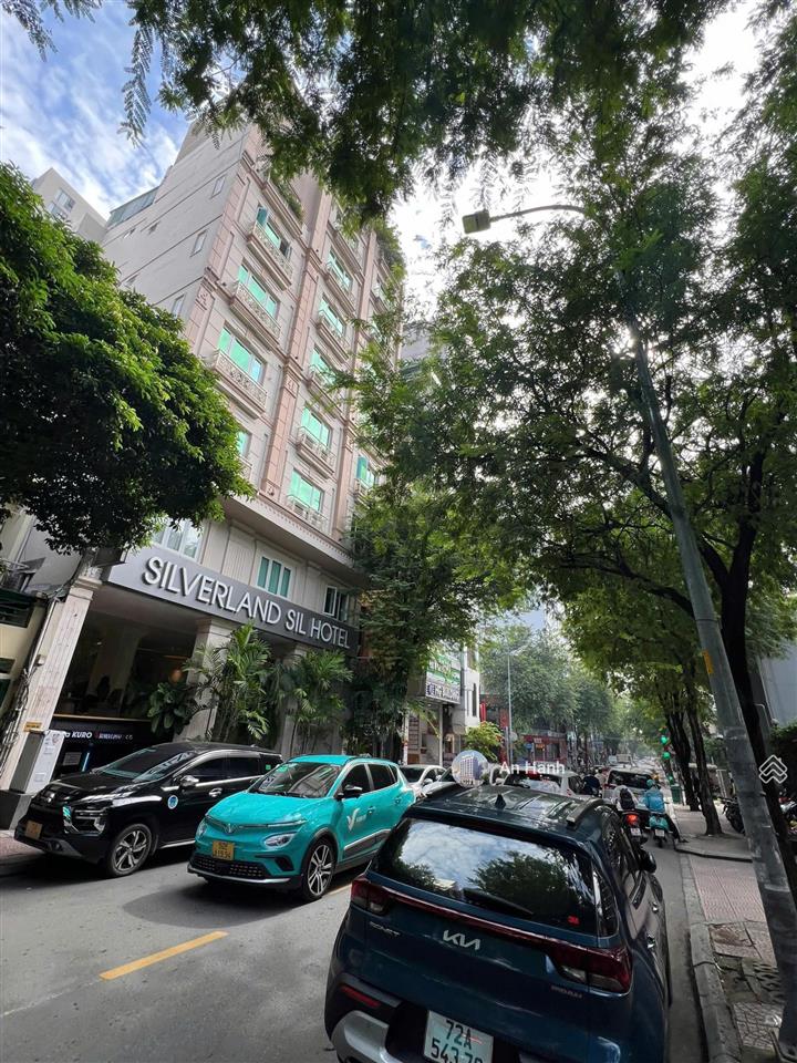 Tòa nhà mặt tiền thái văn lung, bến nghé, q1  dt 6 x 17 (95m2), kc 8 tầng, hđt 250 triệu chỉ 55 tỷ
