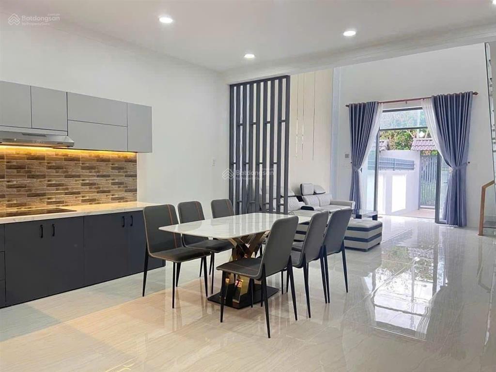Chủ hạ 100 triệu bán nhanh cấp 4 giá 1,080tỷ gần đ. đồng khởi, sổ riêng thổ cư 100%
