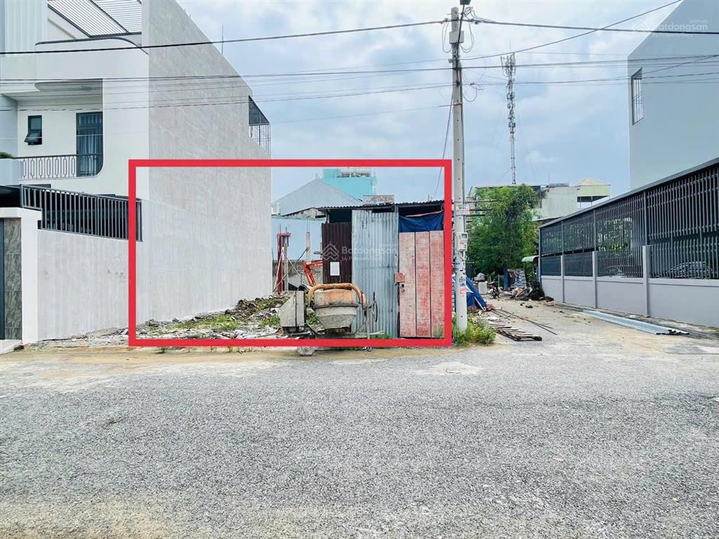 Cần bán đất mặt tiền kinh doanh lô góc ngay đ. đồng khởi  cây xăng 75