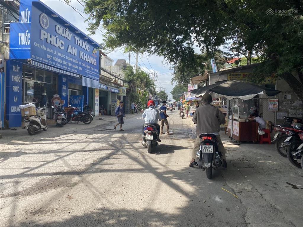 Cần bán đất mặt tiền kinh doanh lô góc ngay đ. đồng khởi  cây xăng 75