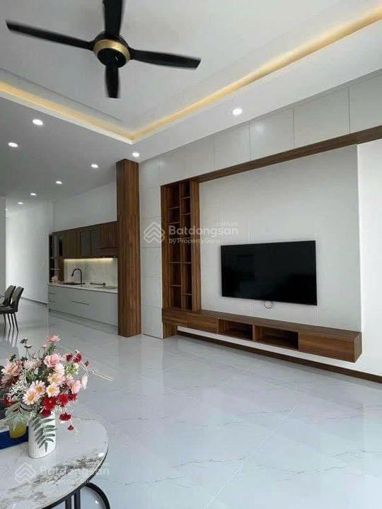 Bán nhà vòng xoay cổng 11 p. phước tân sổ sẵn đường nhựa 8m, 1 sẹc quốc lộ 51