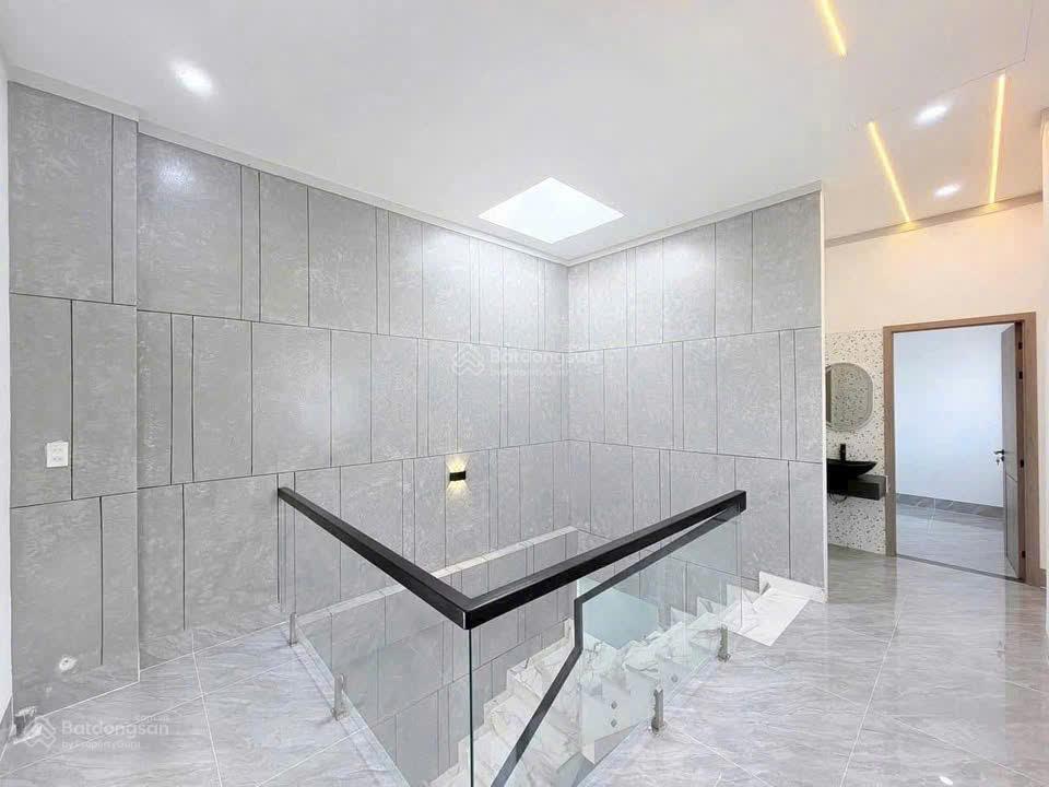 Nhà ngay tt biên hòa 5x20m sỗ sẵn thổ cư 100% có gpxd cách đồng khởi 7phút