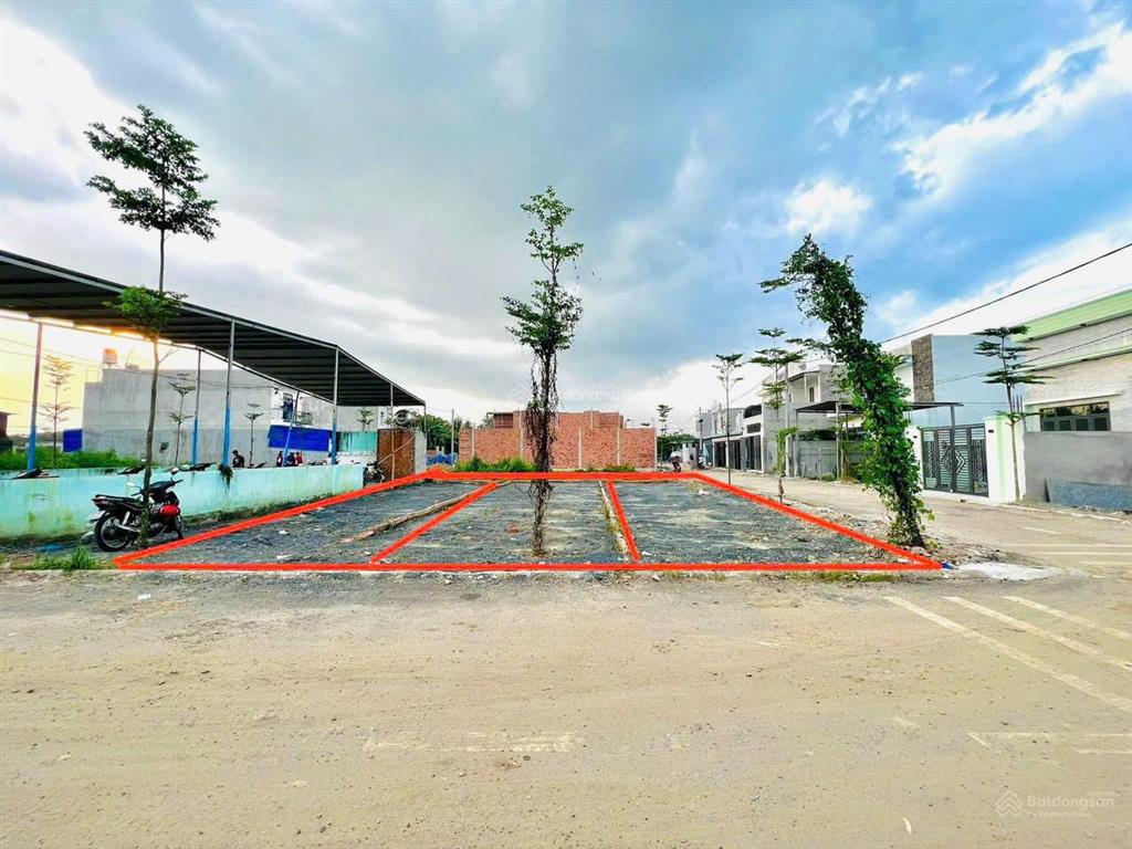 Lô đất liền kề chính chủ ngang 15 dài 20m giá gốc f0 ngay trên hương lộ 15 sau chợ thạnh phú