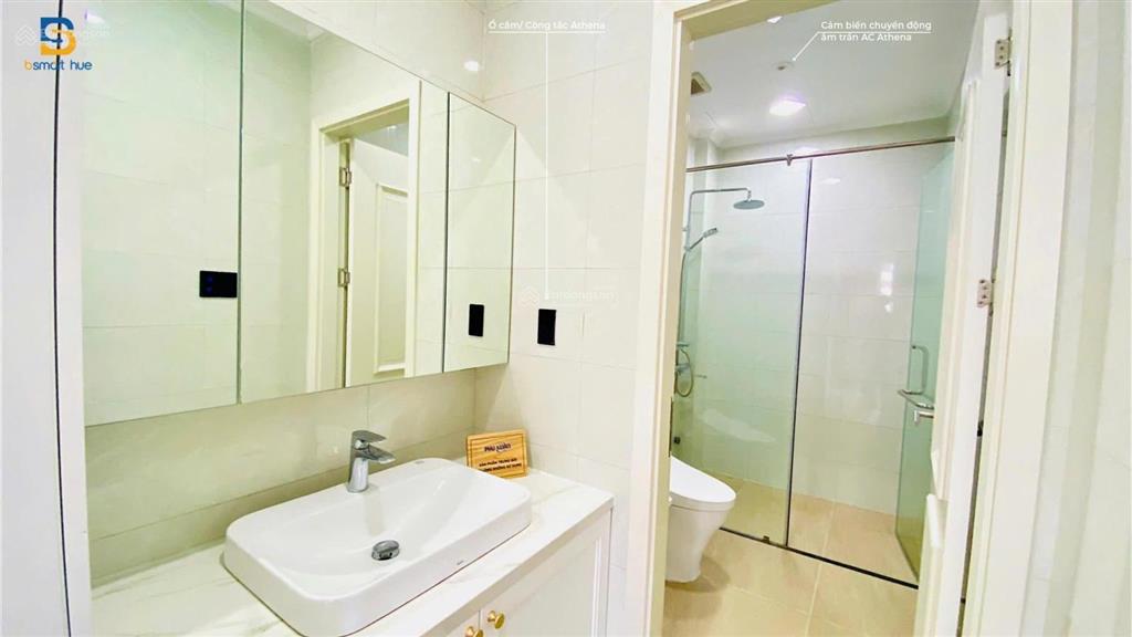 Nhà 4 tầng đường nguyễn lộ trạch đối diện chợ, dân cư đông đúc thuận tiện kd chủ thuê lại 480tr/năm