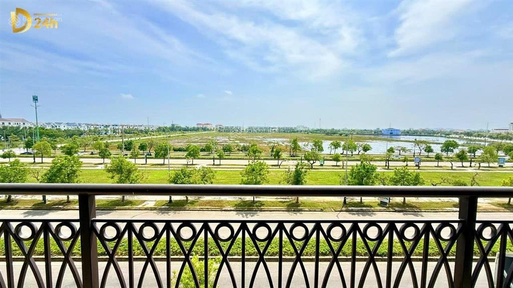 Giá 13tỷ6 nhà mt căn góc 2 mặt tiền đường đại lộ võ nguyên giáp 100m đối diện siêu thị aeon huế