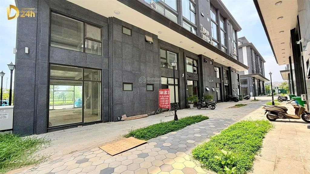 Giá 13tỷ6 nhà mt căn góc 2 mặt tiền đường đại lộ võ nguyên giáp 100m đối diện siêu thị aeon huế