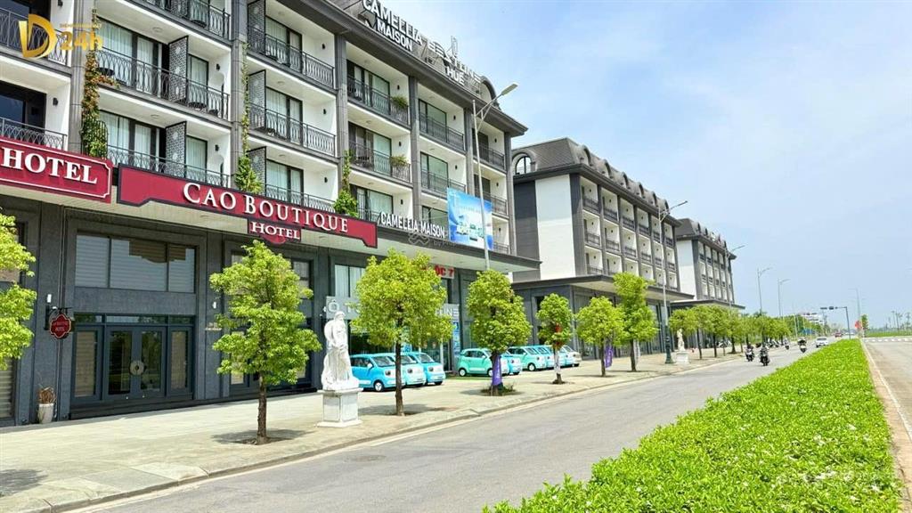 Giá 13tỷ6 nhà mt căn góc 2 mặt tiền đường đại lộ võ nguyên giáp 100m đối diện siêu thị aeon huế